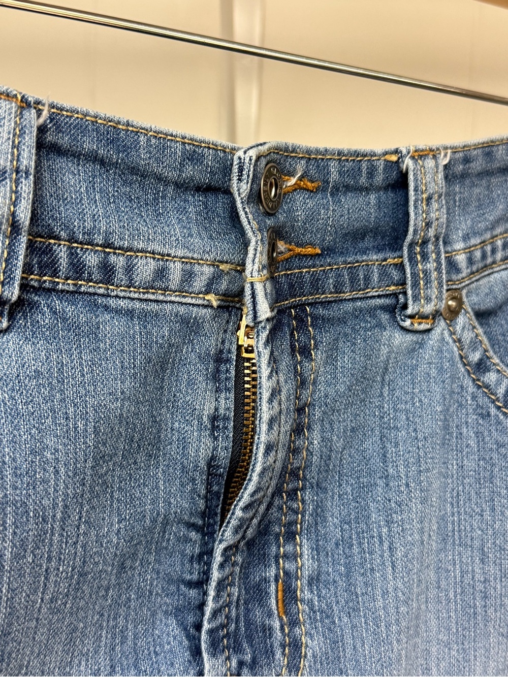 Vintage '90s Denim High-Waisted Skirt with Godets Gloria Vanderbilt Size 10 - Picture 9 of 13